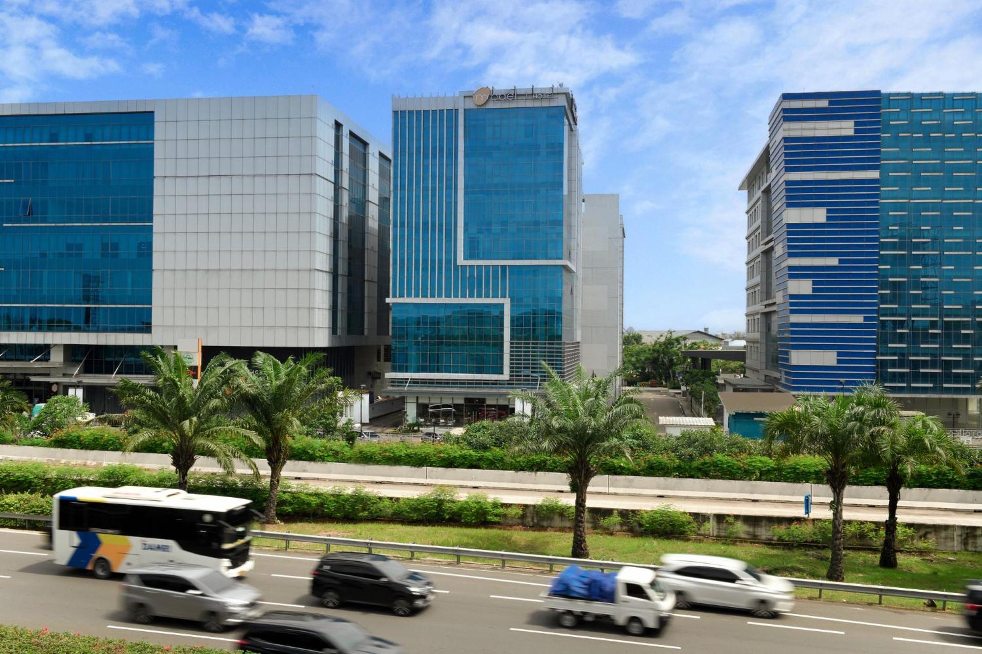 Model J Hotel Jakarta Soekarno - Hatta Airport Тангеранг Экстерьер фото