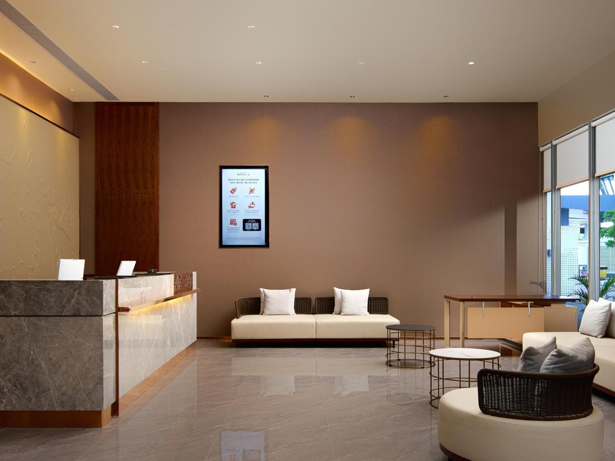 Model J Hotel Jakarta Soekarno - Hatta Airport Тангеранг Экстерьер фото