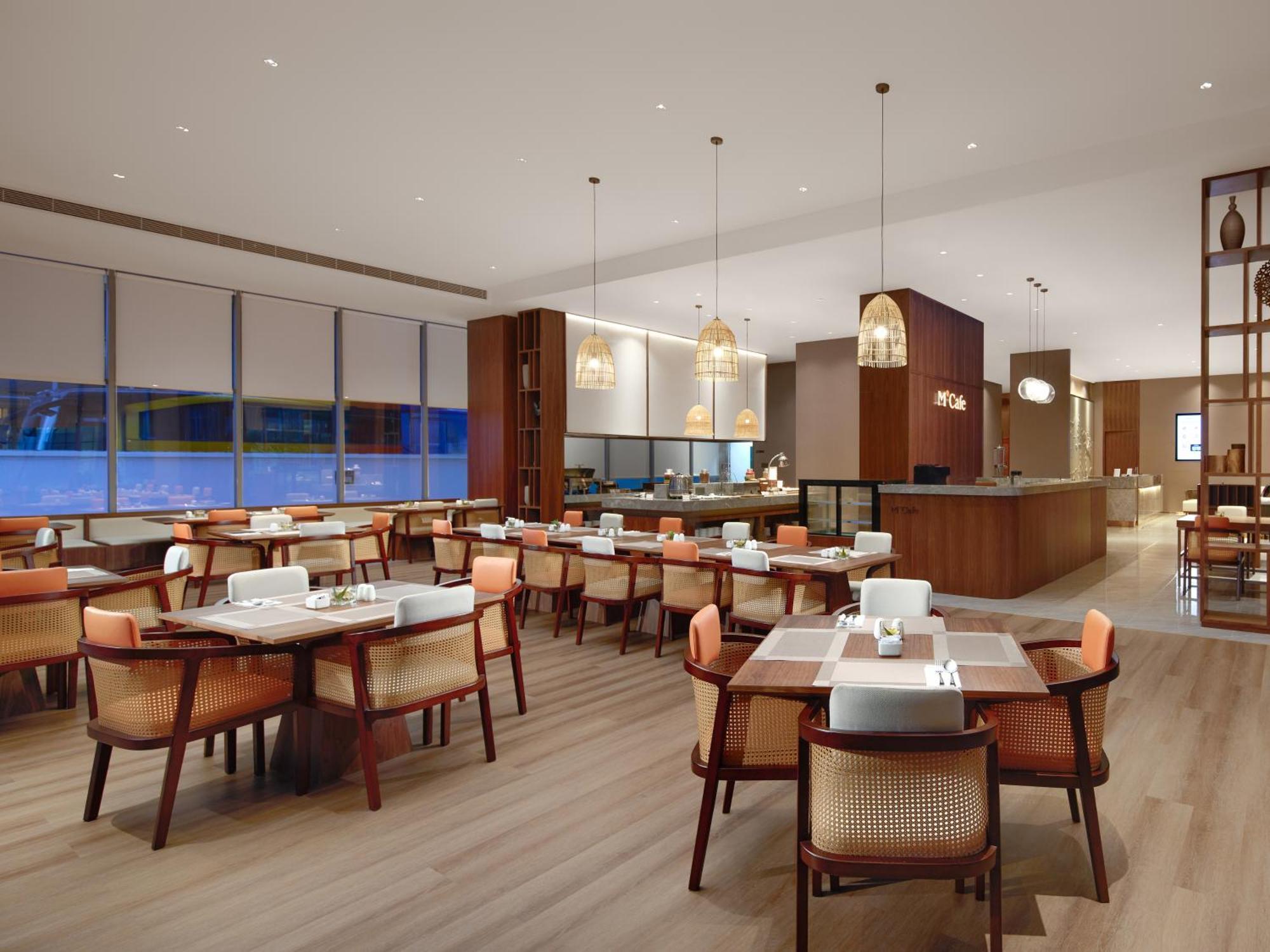 Model J Hotel Jakarta Soekarno - Hatta Airport Тангеранг Экстерьер фото