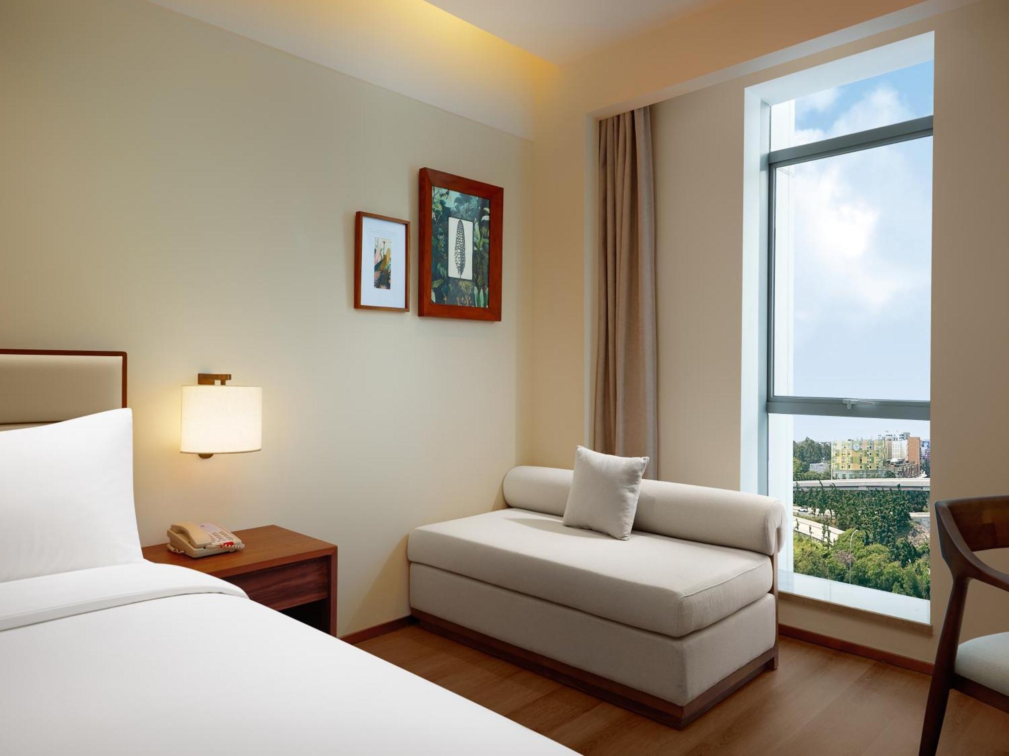 Model J Hotel Jakarta Soekarno - Hatta Airport Тангеранг Экстерьер фото