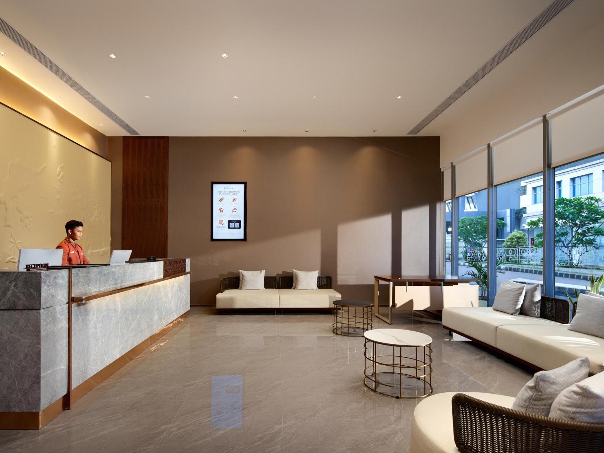 Model J Hotel Jakarta Soekarno - Hatta Airport Тангеранг Экстерьер фото