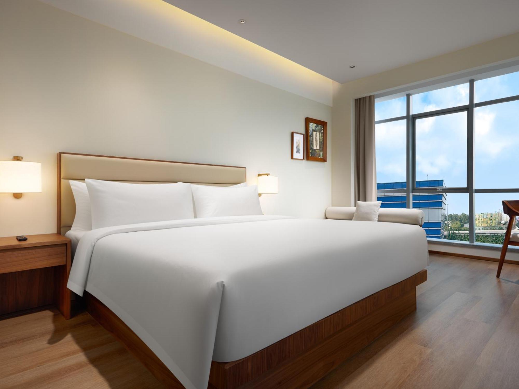 Model J Hotel Jakarta Soekarno - Hatta Airport Тангеранг Экстерьер фото