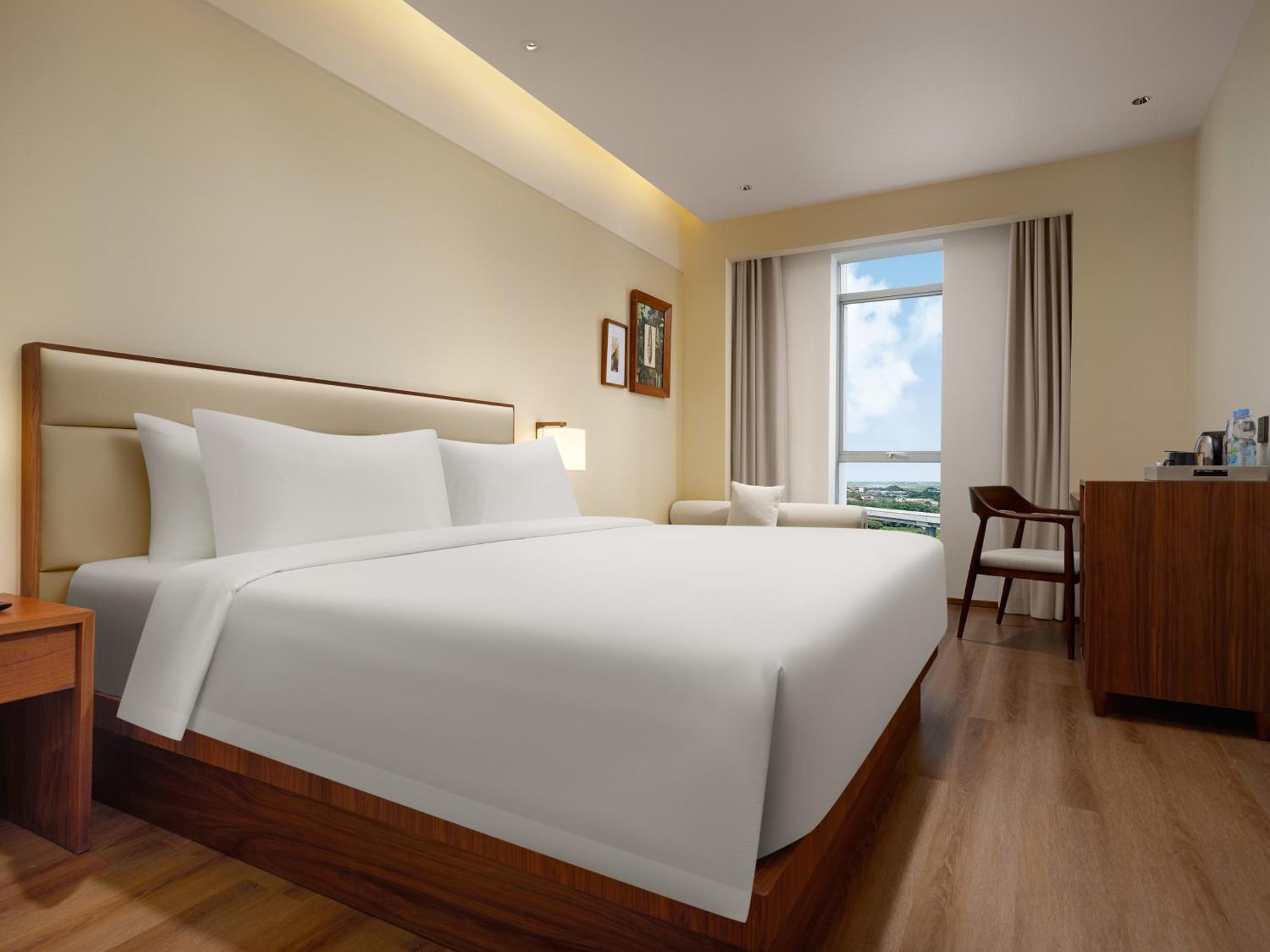 Model J Hotel Jakarta Soekarno - Hatta Airport Тангеранг Экстерьер фото